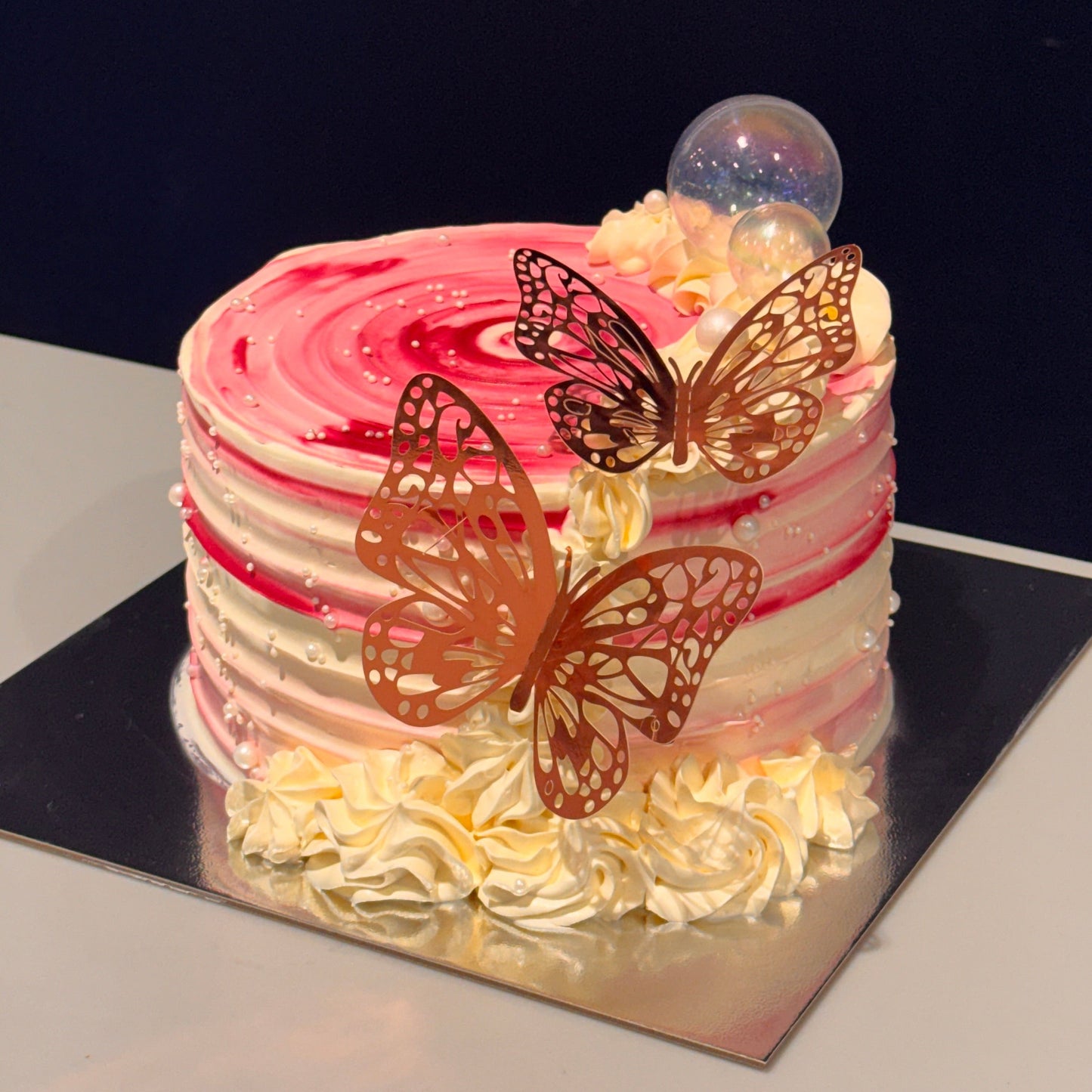 Custom birthday cake in Luton and Stevenage by PINGS Bakery