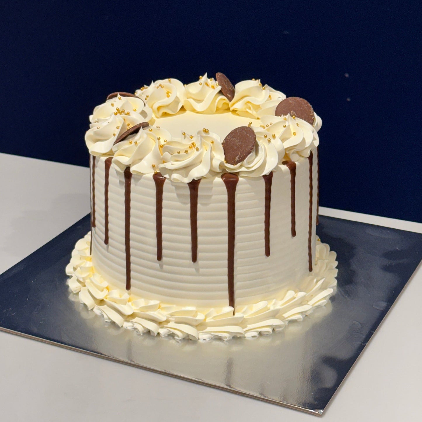 Custom birthday cake in Luton by PINGS Bakery