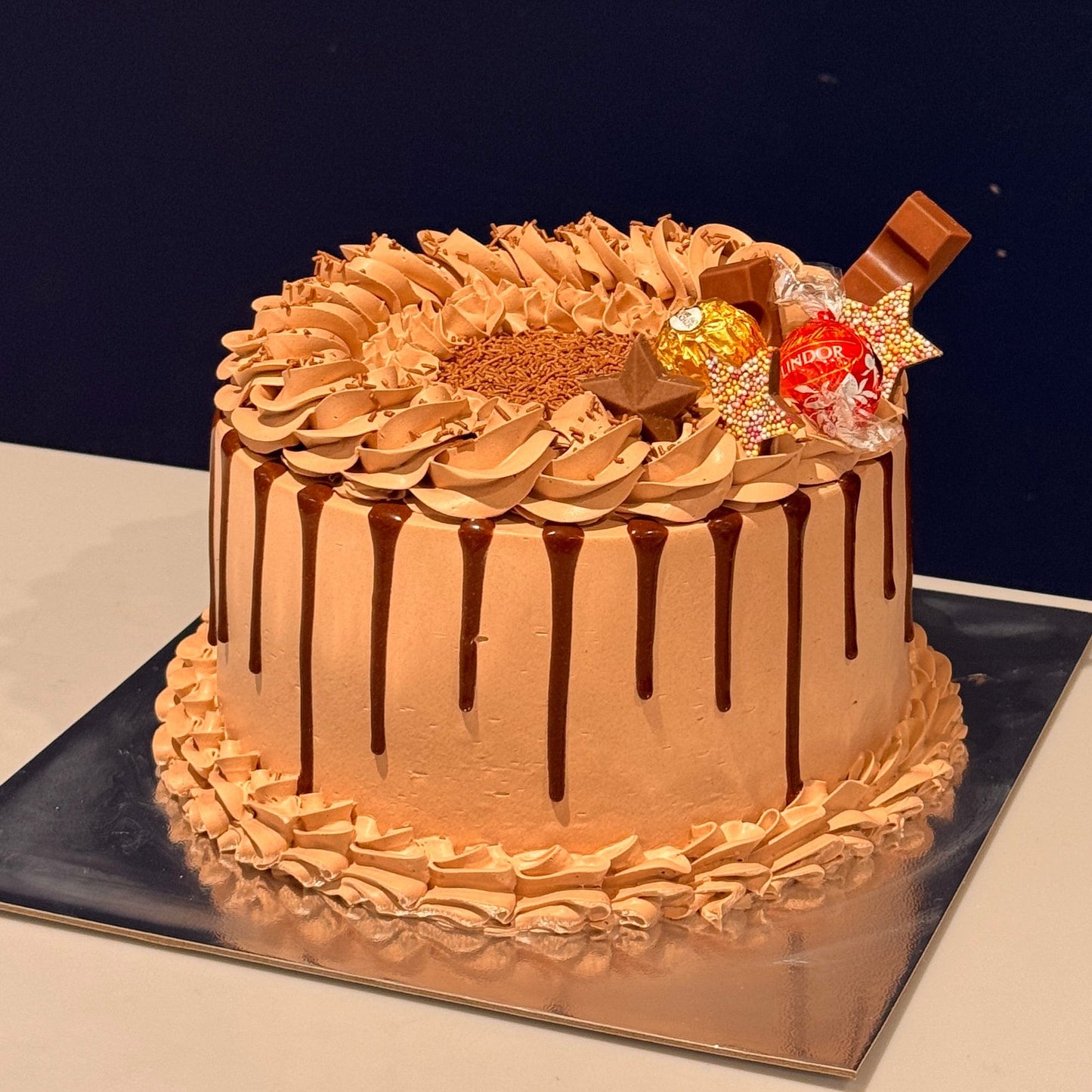 Custom birthday cake in Luton and Stevenage by PINGS Bakery