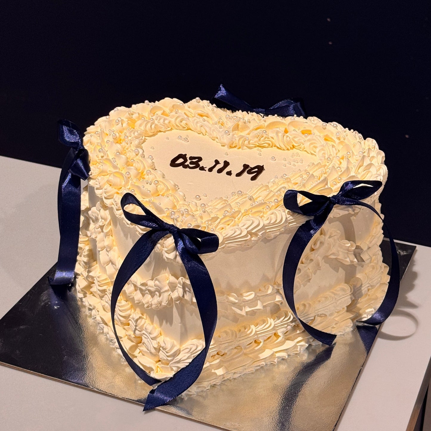 Custom birthday cake in Luton and Stevenage by PINGS Bakery