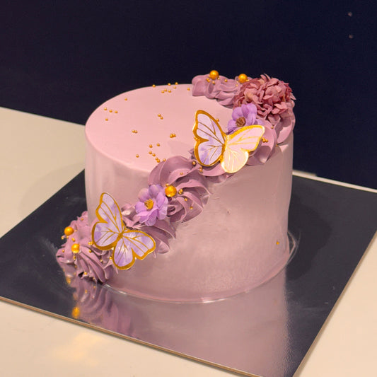 Custom birthday cake in Luton and Stevenage by PINGS Bakery