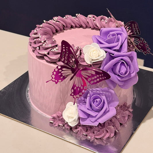 Custom birthday cake in Luton and Stevenage by PINGS Bakery