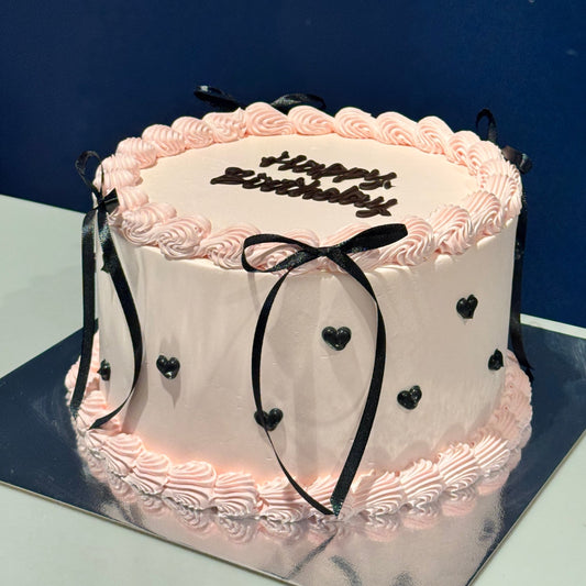 Custom birthday cake in Luton and Stevenage by PINGS Bakery